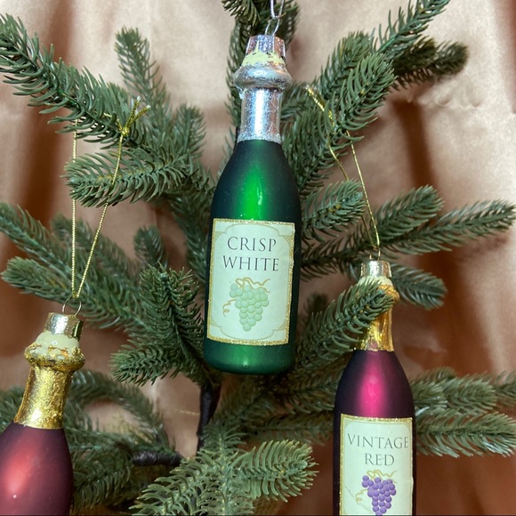 Wine and Rose Lover’s Bottle Ordainment Set - Picture 4 of 9